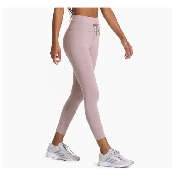 Vuori Pants - Vuori *Daily Legging* women's Color is a pale earthy pink